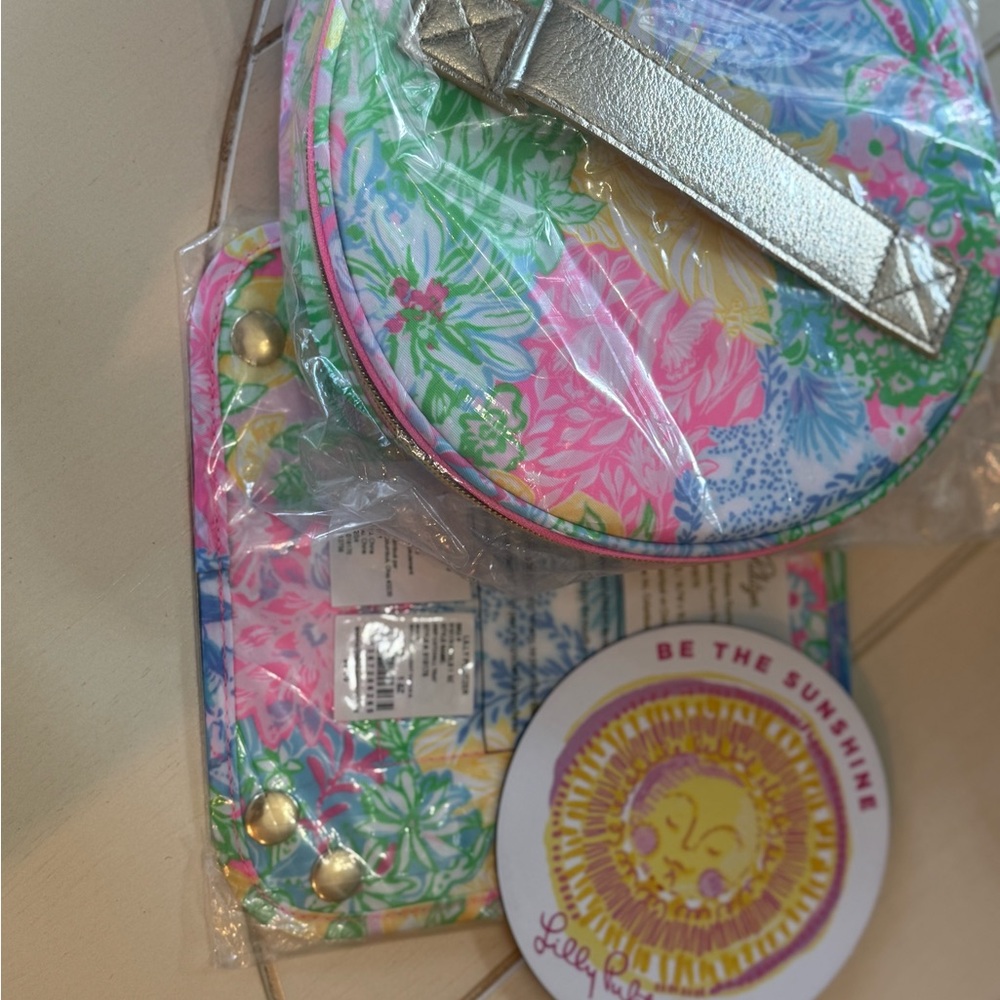 Lilly Pulitzer GWP THREE piece set! Makeup bag, accessories tray and magnet!